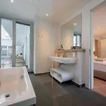 Villa Theres Dolphin شقة *